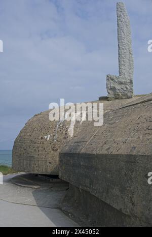 Cricqueville-en-Bessin, Francia - 23 aprile 2024: Batteria tedesca Pointe du hoc a Cricqueville-en-Bessin durante la seconda guerra mondiale. Combattono contro US R. Foto Stock