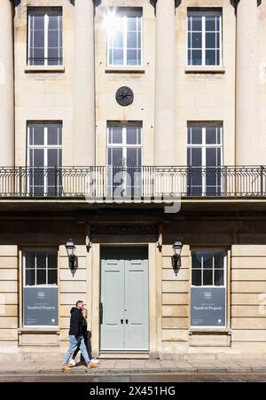 L'ex hotel Stamford, un edificio neoclassico, ora case di lusso, in vendita a Stamford, Inghilterra, aprile 2024. Foto Stock