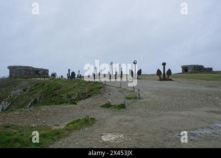 Camaret-sur-Mer, Francia - 5 aprile 2024: Atlantic Battle Memorial Museum. Seconda guerra mondiale. U-Boot tedesco. Giornata nuvolosa. Messa a fuoco selettiva Foto Stock