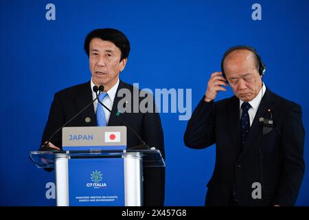 Torino, Italia. 30 aprile 2024. Ken Saito, Ministro dell'economia giapponese, interviene durante la conferenza stampa finale, riunione del Ministro del G7 sul clima, l'energia e l'ambiente. Credito: Migliori immagini/Alamy Live News Foto Stock