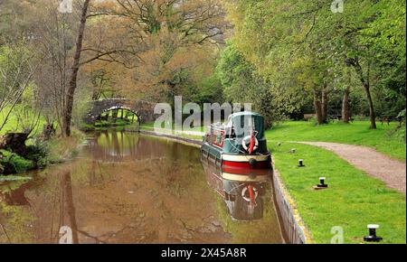 Imbarcazioni per il narrowboat sul canale di Monmouth e Brecon nei Brecon Beacons nel Galles del Sud Foto Stock