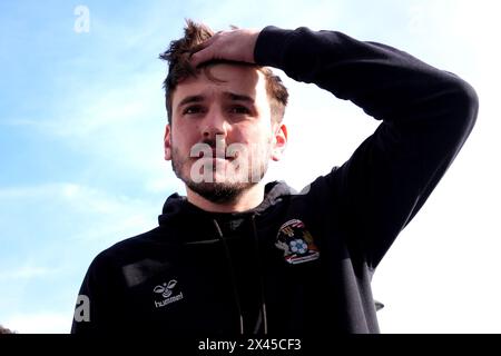 Il Liam Kitching di Coventry City arriva allo stadio in vista della partita del campionato Sky Bet alla Coventry Building Society Arena di Coventry. Data foto: Martedì 30 aprile 2024. Foto Stock