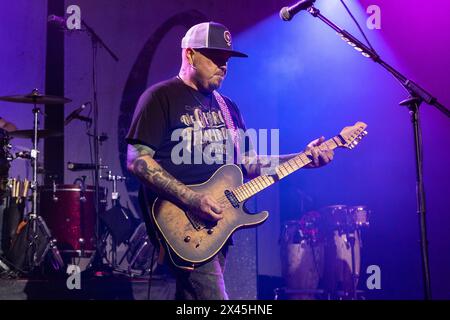 Milano, Italia. 26 settembre 2022. Chris Robertson della rock band americana Black Stone Cherry si esibisce in concerto ad Alcatraz. La band è composta da Chris Robertson alla voce solista e chitarra solista, Ben Wells alla chitarra ritmica e cori, Steve Jewell al basso e cori, e John Fred Young alla batteria e cori. Black Stone Cherry ha pubblicato sette album in studio e due EP, e hanno inserito diciassette singoli nelle classifiche statunitensi Mainstream Rock Tracks. (Foto di Mairo Cinquetti/NurPhoto) credito: NurPhoto SRL/Alamy Live News Foto Stock