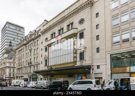 L'Empire Cinema classificato di grado II a Haymarket, nel centro di Londra, è stato minacciato di demolizione da parte della Crown Estates, ma ora è destinato ad essere ristrutturato. Foto Stock