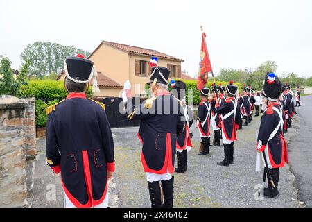 Le Dorat, Francia. Soldati della guardia napoleonica durante le ostensioni settenili di Dorat che celebrano le reliquie di Sant'Israele e San Teo Foto Stock