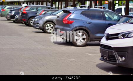 Auto nel parcheggio Foto Stock