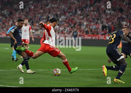 Leroy sane del Bayern Monaco segna il primo gol della partita durante la semifinale di UEFA Champions League, partita di andata all'Allianz Arena di Monaco. Data foto: Martedì 30 aprile 2024. Foto Stock