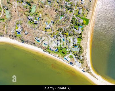 vista aerea di red cedar point nella baia di hamptons, new york Foto Stock