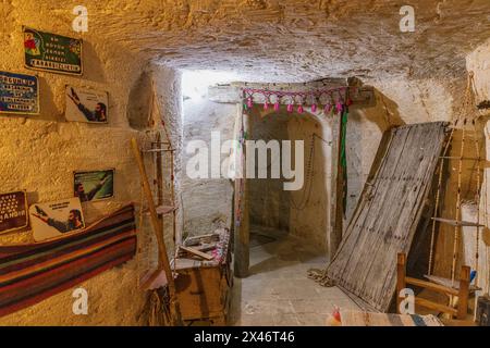 Mardin, Midyat, Turchia - 9 Ocak 2024; Matiate Underground City Estel Caves. Città sotterranea a Mardin Midyat. Il vecchio insediamento conosciuto come grotta di Midyat Foto Stock