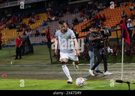 Medellin, Colombia. 25 aprile 2024. Dario Caceres dei Defensa y Justicia durante il CONMEBOL Sudamericana match tra il Deportivo Independiente Medellin V Defensa y Justicia a Medellin, Colombia, 25 aprile 2024. Foto di: Camilo Moreno/Long Visual Press credito: Long Visual Press/Alamy Live News Foto Stock