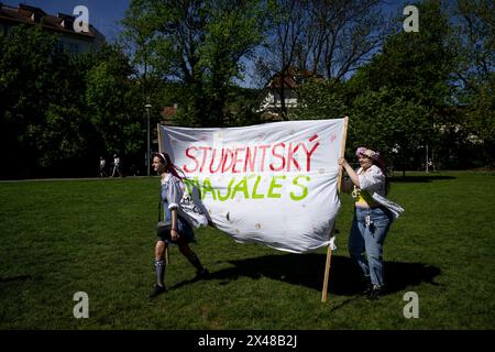 Praga, Repubblica Ceca. 1° maggio 2024. Majales Student Event a Praga, Repubblica Ceca, 1 maggio 2024. Crediti: Ondrej Deml/CTK Photo/Alamy Live News Foto Stock