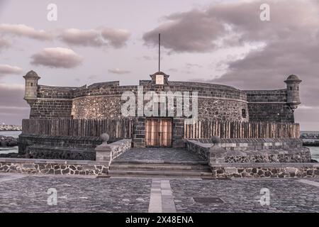 Santa Cruz de Tenerife, Spagna - aprile 28 2024 - Auditorio de Tenerife progettato dall'architetto Santiago Calatrava Valls. Foto Stock