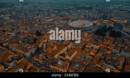 Vista aerea del famoso anfiteatro di Verona. Vista aerea dell'Italia della città storica Foto Stock
