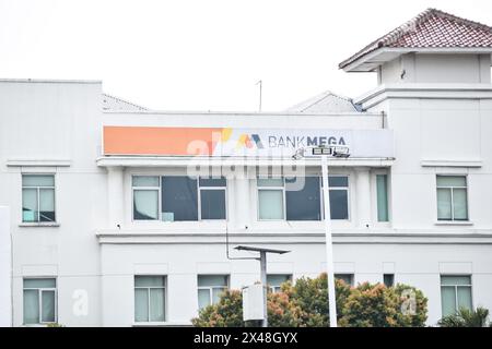 Bank Mega è una delle più grandi banche in Indonesia. Giacarta, Indonesia, 1° maggio 2024 Foto Stock