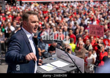 Vienna, Vienna, Austria. 1 maggio 2024. ANDREAS BABLER, Presidente del Partito Federale SPOE (Partito Socialista austriaco), parla ai sostenitori alla tradizionale marcia del giorno di maggio dello SPOE nella Piazza del Municipio di Vienna. (Credit Image: © Andreas Stroh/ZUMA Press Wire) SOLO PER USO EDITORIALE! Non per USO commerciale! Foto Stock