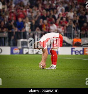 Monaco, Germania. 30 aprile 2024. Elfmeter Harry Kane (Monaco) FC Bayern Monaco - Real Madrid FC Bayern München - Real Madrid 30.04.2024 Copyright Foto Stock
