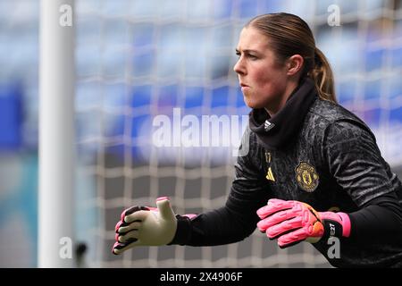 Mary Earps del Manchester United si scalda davanti alla partita di Super League femminile del Barclays tra Leicester City e Manchester United. Foto Stock