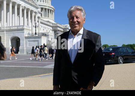 Washington, Stati Uniti. 1° maggio 2024. Mario Andretti, ex pilota di corse americano, durante una conferenza stampa tenutasi oggi il 1° maggio 2024 presso l'House Triangule/Capitol Hill a Washington DC, USA. (Foto di Lenin Nolly/Sipa USA) credito: SIPA USA/Alamy Live News Foto Stock