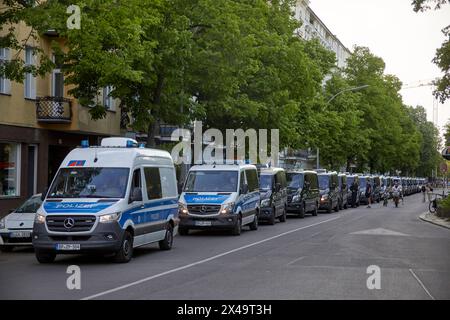 Revolutionäre 1. Mai Demonstration, Berlin, Südstern, free palestine, *** Revolutionary May Day Demonstration, Berlin, Südstern, free palestine, Handelmann Foto Stock