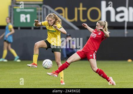 Sittard, Paesi Bassi. 1° maggio 2024. SITTARD - 01-05-2024, stadio fortuna Sittard, calcio, Azerion Vrouwen Eredivisie olandese, stagione 2023 - 2024. Fortuna Sittard - FC Twente (donna) credito: Pro Shots/Alamy Live News Foto Stock