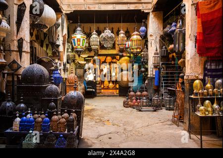 Bellissime lampade e laterali in un negozio - Marrakech, Marocco Foto Stock