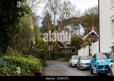 Trasporto nella citta' di Londra, guida e parcheggio stradale, strade, sigilli stradali, indicazione delle indicazioni in Gran Bretagna, vita cittadina in Inghilterra Foto Stock