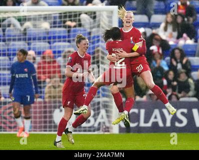 Gemma Bonner (a destra) del Liverpool festeggia dopo aver segnato il secondo gol della squadra durante la partita di Super League femminile del Barclays a Prenton Park, Birkenhead. Data foto: Mercoledì 1 maggio 2024. Foto Stock