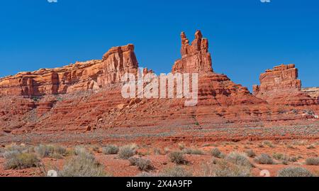 I pinnacoli di roccia erosi nel deserto nella Valle degli dei nello Utah Foto Stock