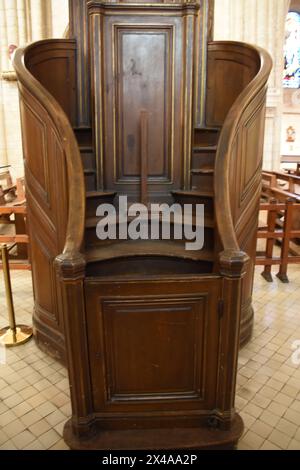 L'église Saint-Pierre de Montmartre est une église paroissiale catholique romaine située dans le 18e arrondissement de Paris, au sommet de la butte Mo Foto Stock