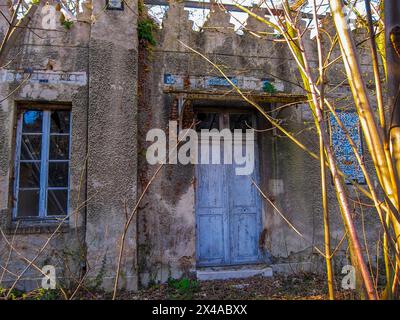 Parigi, Francia, dettaglio, edifici abbandonati, Bois de Vincennes, Jardin d'Agronomie tropicale René Dumont, Pavillon du Maroc, porta, esposizione Foto Stock