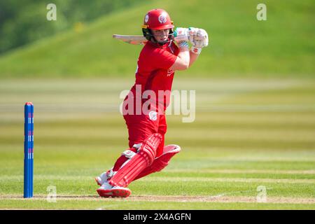 Stokenchurch, Regno Unito, 1 maggio 2024. Seren Smale dei Thunder batté durante il Rachael Heyhoe Flint Trophy match tra Southern Vipers e Thunder al Wormsley Cricket Ground. Crediti: Dave Vokes/Alamy Live News Foto Stock