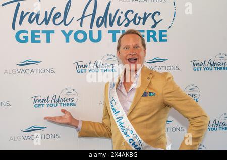 New York, Stati Uniti. 1° maggio 2024. Carson Kressley celebra il National Travel Advisor Day al Bar 54 Hyatt Centric di New York il 1° maggio 2024. (Foto di Lev Radin/Sipa USA) credito: SIPA USA/Alamy Live News Foto Stock