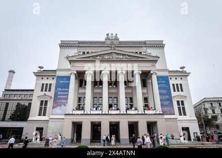 Foto dell'Opera di Nacionala a riga. Il LNOB (Lettone National Opera and Ballet) è un teatro d'opera e una compagnia d'opera presso Aspazijas Boulevard 3 a riga. Foto Stock