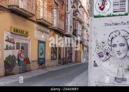 Tipica, famosa, iconica ed emblematica via Cuatro Santos, nel centro storico della città di Cartagena, regione di Murcia, Spagna, Europa. Foto Stock