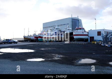 Barche da pesca a Reykjanesbaer, vicino a Keflavik, Islanda Foto Stock