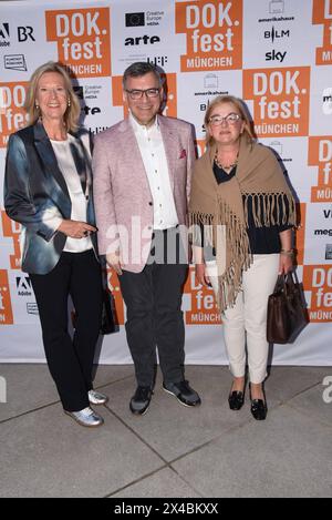 Katja Wildenmuth BR Intendatin Dr Florian Herrmann MDL Dorothe Erpenstein FFF Geschaeftsfuehrung Muenchen 01.05.2024 Deutsches Theater Dov Fest- Eroeffnung Muenchen *** Katja Wildenmuth BR Intendatin Dr Florian Herrmann MDL Dorothe Erpenstein Direttore generale Monaco di Baviera 01 05 2024 Deutsches Theater Dov Fest inaugurazione Monaco di Baviera Foto Stock