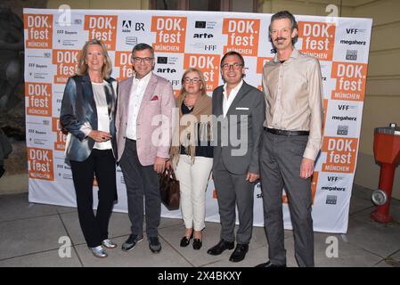 Katja Wildenmuth BR Intendatin Dr. Florian Herrmann MDL Dorothe Erpenstein FFF Geschaeftsfuehrung Thomas Linsmayer Deutsches Theater GF. Daniel Sponsel Doc Leiter Muenchen 01.05.2024 Deutsches Theater Dov Fest- Eroeffnung Muenchen *** Katja Wildenmuth BR Intendatin Dr. Florian Herrmann MDL Dorothe Erpenstein FFF Geschaeftsfuehrung Thomas Linsmayer Deutsches Theater GF Daniel Sponsel Doc Leiter Muenchen 01 05 2024 Deutsches Theater Dov Fest Eroeffnung Muenchen Foto Stock