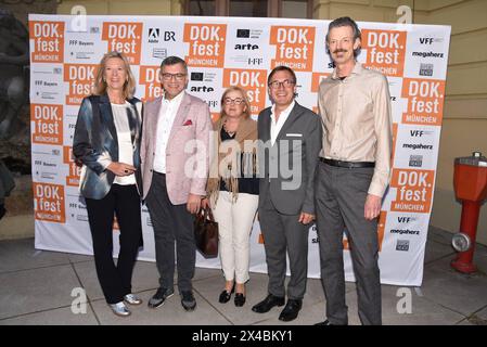 Katja Wildenmuth BR Intendatin Dr. Florian Herrmann MDL Dorothe Erpenstein FFF Geschaeftsfuehrung Thomas Linsmayer Deutsches Theater GF. Daniel Sponsel Doc Leiter Muenchen 01.05.2024 Deutsches Theater Dov Fest- Eroeffnung Muenchen *** Katja Wildenmuth BR Intendatin Dr. Florian Herrmann MDL Dorothe Erpenstein FFF Geschaeftsfuehrung Thomas Linsmayer Deutsches Theater GF Daniel Sponsel Doc Leiter Muenchen 01 05 2024 Deutsches Theater Dov Fest Eroeffnung Muenchen Foto Stock