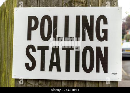 Kidderminster, Regno Unito. 2 maggio 2024. I sondaggi si aprono in tutto il paese per le elezioni locali. Crediti: Lee Hudson/Alamy Live News Foto Stock