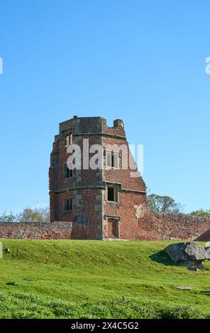 Rovine di una vecchia casa padronale di campagna a Bradgate Park, Leicestershire, Regno Unito Foto Stock