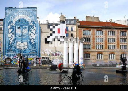 Parigi, Francia - 11 marzo 2024. Piazza Igor-Stravinsky con Fontana Stravinsky o Fontana degli automi nel quartiere Saint-Merri di Parigi, Francia Foto Stock