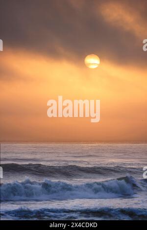 Nebbia mattutina all'alba, New Smyrna Beach, Florida Foto Stock