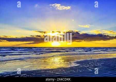 Alba di prima mattina a New Smyrna Beach, Florida Foto Stock