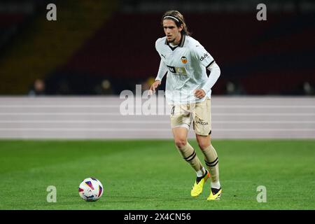 Barcellona, Spagna. 29 aprile 2024. Yarek Gasiorowski del Valencia CF durante la Liga EA Sports match tra FC Barcelona e Valencia CF e ha giocato allo stadio Lluis Companys il 29 aprile 2024 a Barcellona, Spagna. (Foto di Bagu Blanco/ PRESSINPHOTO) credito: PRESSINPHOTO SPORTS AGENCY/Alamy Live News Foto Stock