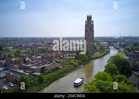 Boston è una città commerciale e porto interno nell'omonimo borough nella contea di Lincolnshire, Inghilterra. La Chiesa di San Botolfo è la Chiesa anglicana Foto Stock