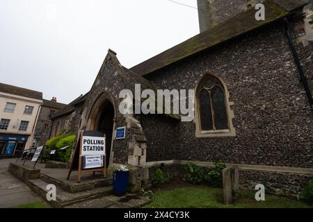 Wallingford, Inghilterra, Regno Unito. Giovedì 1 Wallingford si reca alle urne per le elezioni locali del 2 maggio 2024, per decidere chi verrà eletto Commissario di polizia. Crediti: Lu Parrott / Alamy Live News Foto Stock