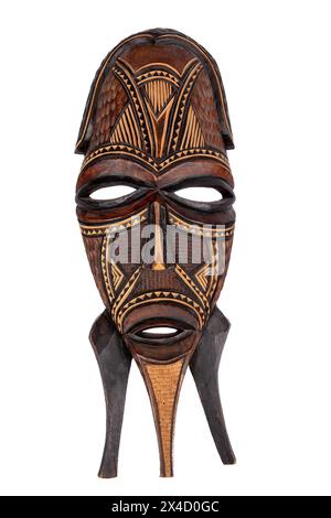 Maschera di legno Africana - Arte tribale tradizionale su sfondo bianco. Foto Stock