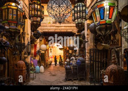 Bellissime lampade e laterali in un negozio - Marrakech, Marocco Foto Stock