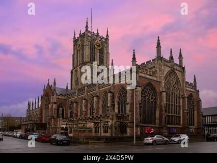 Hull Minster sotto un cielo di prima serata nell'East Riding of Yorkshire, Regno Unito Foto Stock