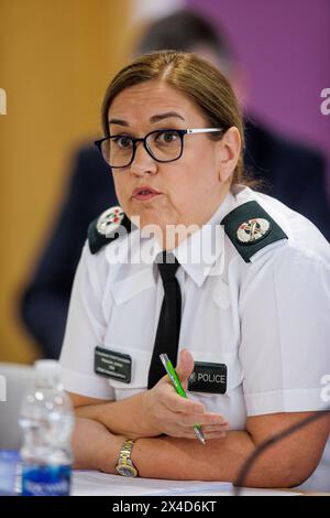 Melanie Jones, assistente capo temporaneo del PSNI, durante una riunione del Consiglio di polizia a Belfast. Data foto: Giovedì 2 maggio 2024. Foto Stock